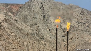 Факелы для сжигания газа в Туркменистане. Фото Радио Азаттык