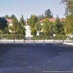 barred_road_32474