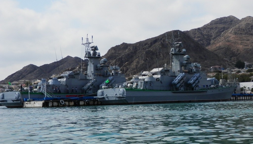 Ракетные катера ВМС Туркмении Edermen и Gayratly проекта 12418 российской постройки. Туркменбаши, предположительно 03.10.2013 (с) Karen / river-forum.ru