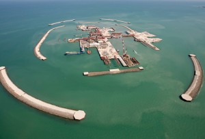 Искусственные острова на месторождении Кашаган на шельфе Каспийского моря, западный Казахстан, 2009 год.Фото: Шамиль Жуматов / Reuters