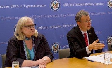 Фотография с сайта посольства США в Ашхабаде